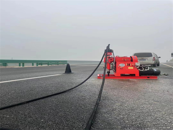 永和马路路基路面开裂下沉注浆加固灌浆